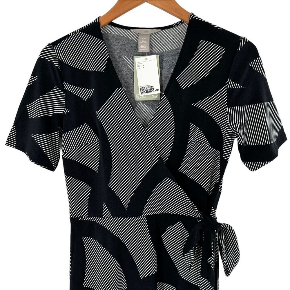 NEW/NWT H&M Black White Striped Jersey Short Sleeve Wrap Dress Size Small - Picture 3 of 6